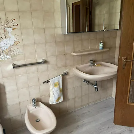 Alloggio in famiglia Wohngemeinschaft Mit 3 Privaten Zimmern, Jedes 2 Betten Homberg (Schwalm-Eder)