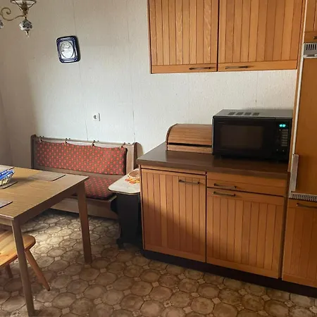 Wohngemeinschaft Mit 3 Privaten Zimmern, Jedes 2 Betten *