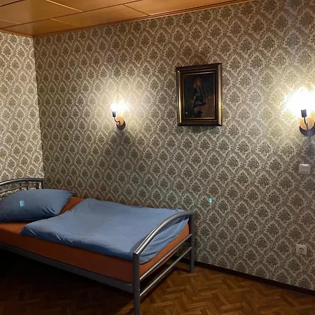 Wohngemeinschaft Mit 3 Privaten Zimmern, Jedes 2 Betten Alloggio in famiglia *