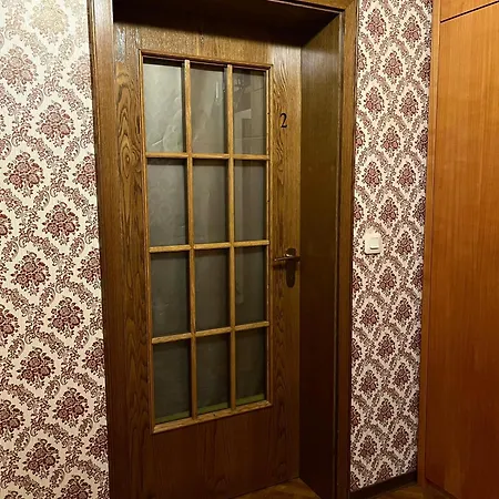 Wohngemeinschaft Mit 3 Privaten Zimmern, Jedes 2 Betten *