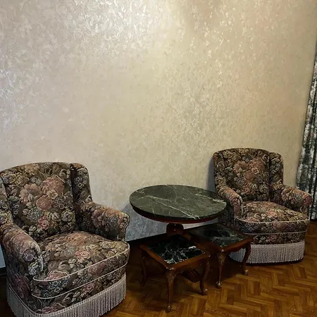 Wohngemeinschaft Mit 3 Privaten Zimmern, Jedes 2 Betten Alloggio in famiglia *