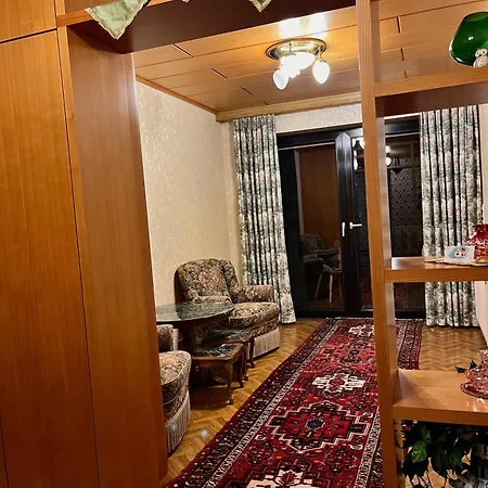 Wohngemeinschaft Mit 3 Privaten Zimmern, Jedes 2 Betten *