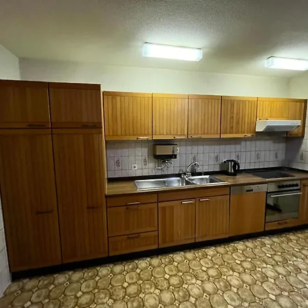 Alloggio in famiglia Wohngemeinschaft Mit 3 Privaten Zimmern, Jedes 2 Betten